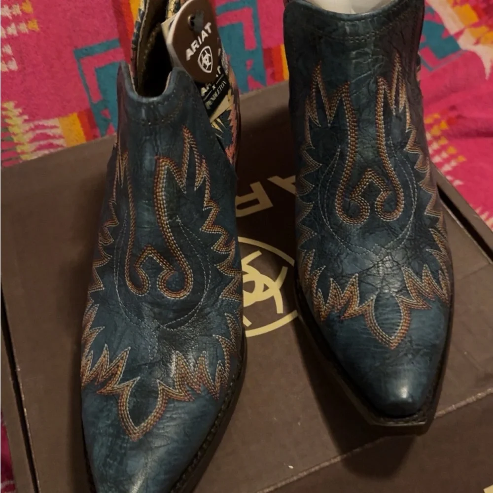 Ariat Women's Turquoise Pendleton Western Ankle Boots - Picture 2 of 3